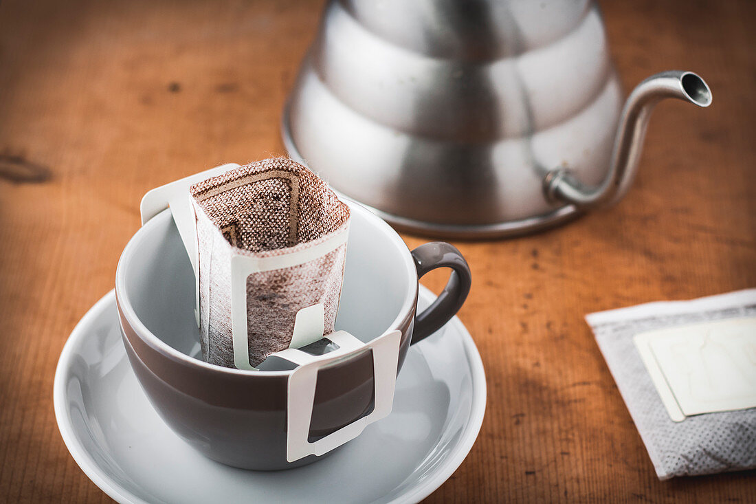 Kaffeetasse mit Drip Coffee Bag