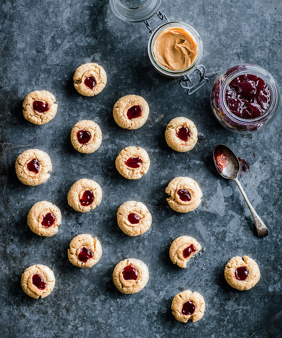 Marmeladenplätzchen mit Erdnussbutter