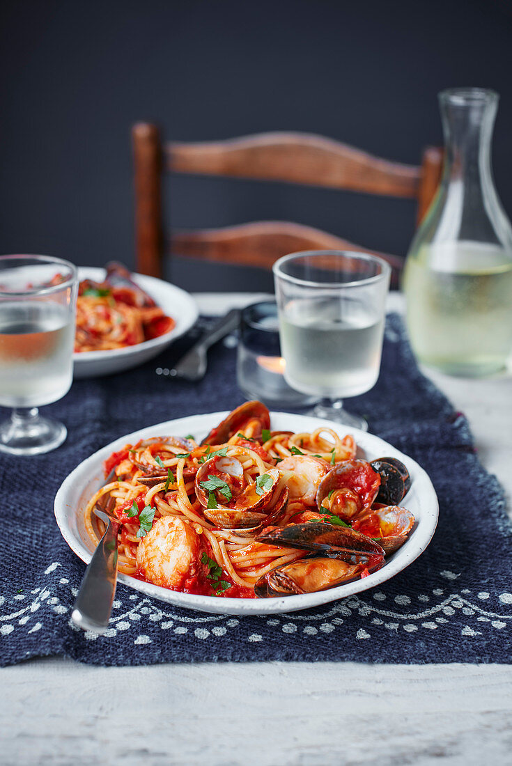 Würzige Meeresfrüchte-Spaghettimit Tomaten