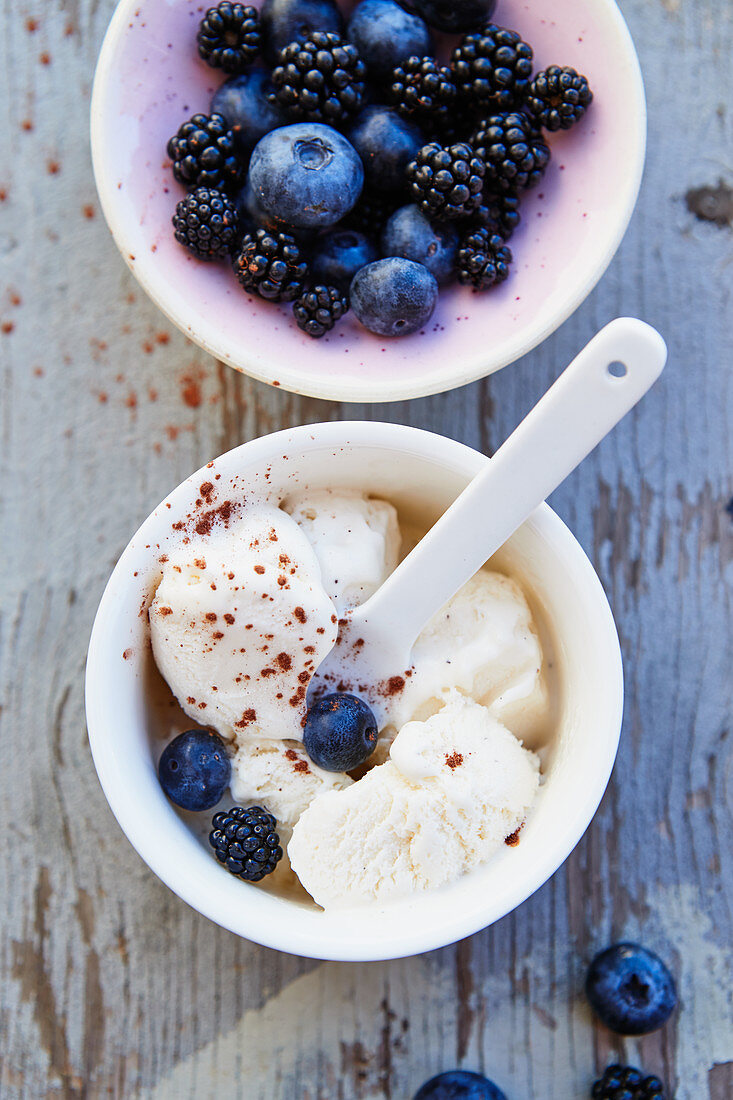 Vanilla cinnamon ice cream with blueberries and blackberries