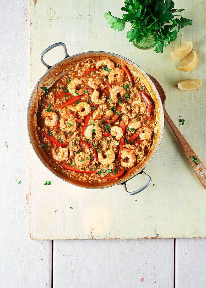 Prawn paella with red peppers