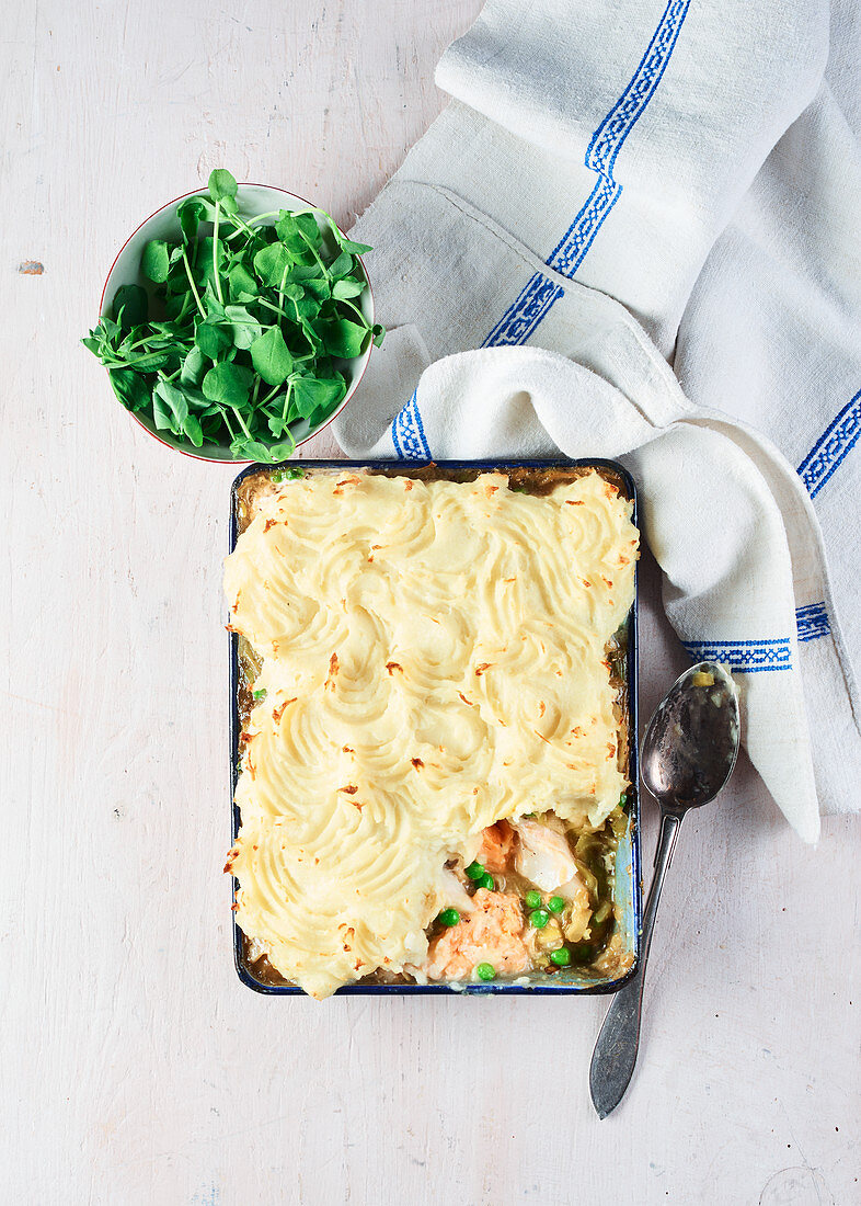 Salmon and fennel pie