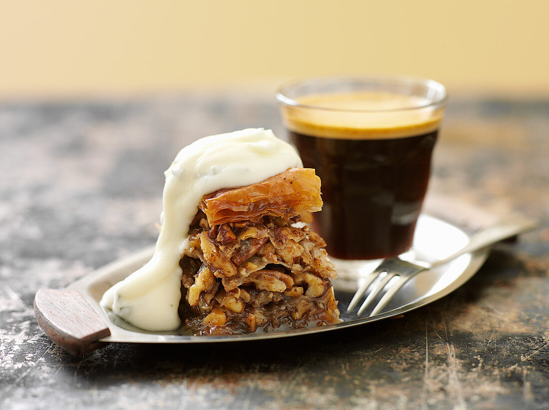 Baklava with vanilla cream