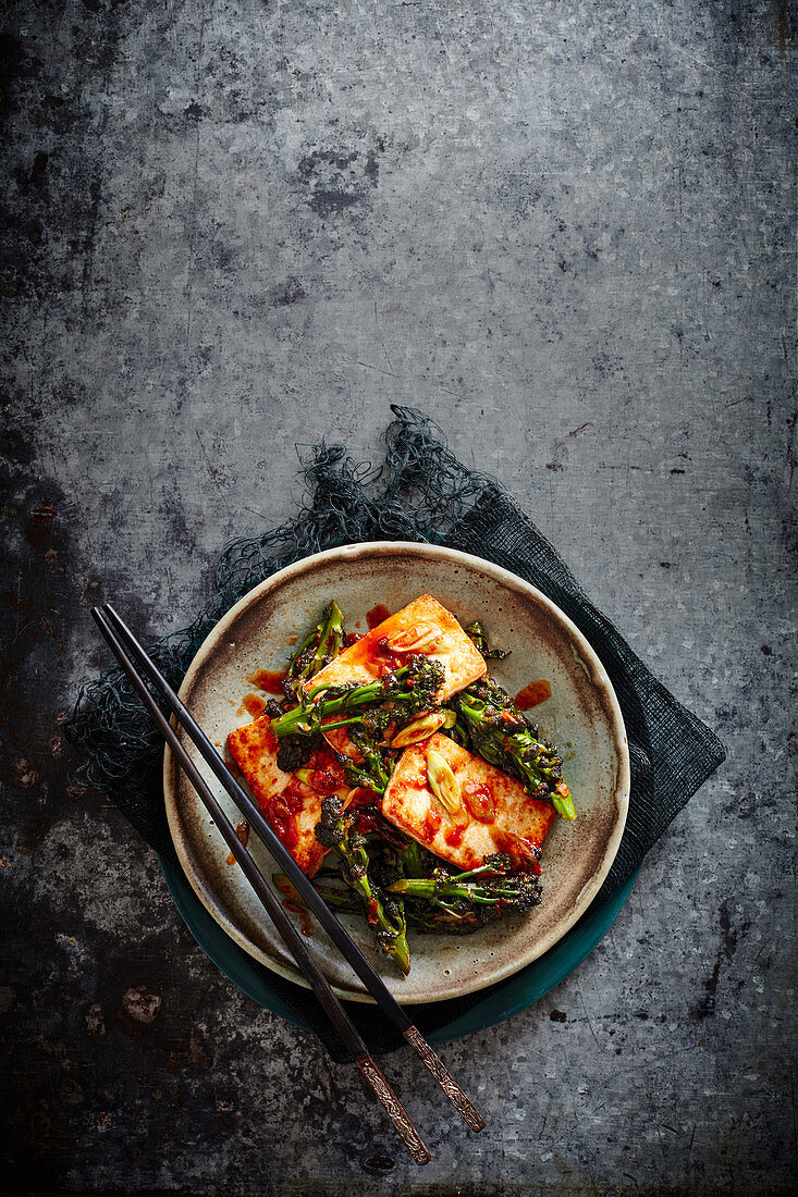 Purple Sprouting Brokkoli mit Tofu (China)