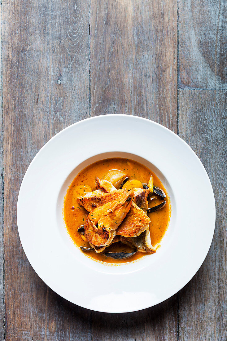 Bouillabaisse mit Rouille und Croûtons