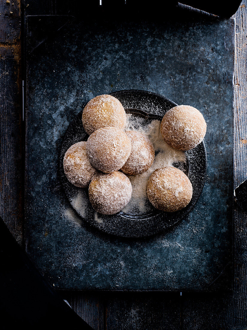 Donuts mit Zimtzucker