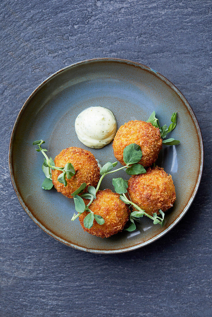 Pea and Yorkshire fettle croquettes with mint mayo