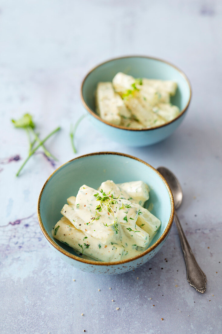 Schwarzwurzeln à la creme (in Sahnesauce)