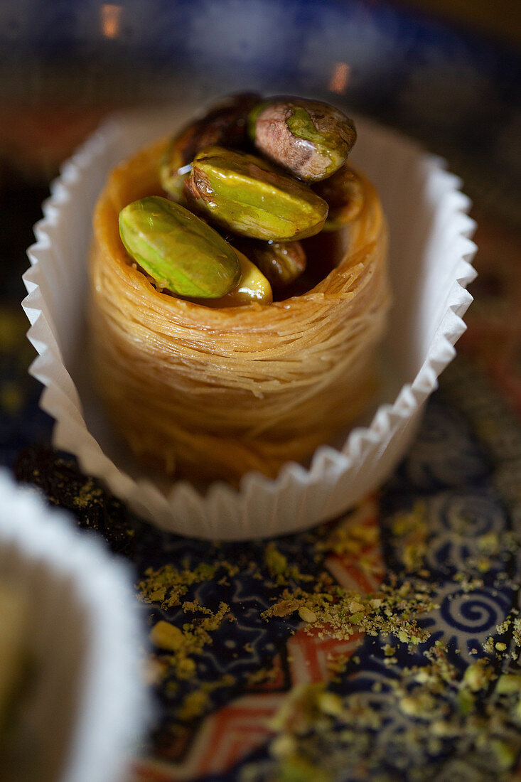 Syrisches Dessert mit Engelshaar und Pistazien, Restaurant 'Saliba', Hamburg