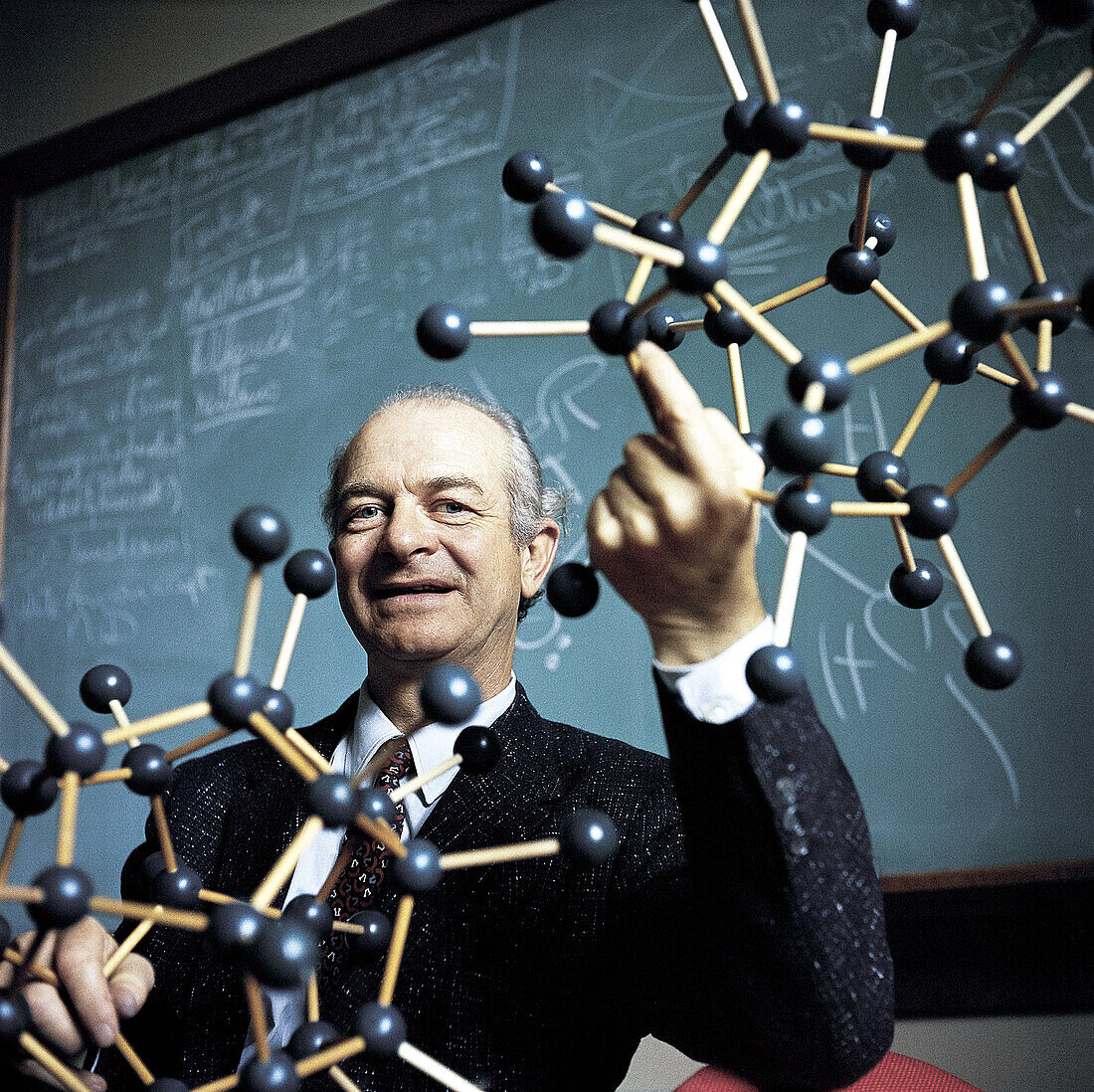 Linus Pauling, American Biochemist