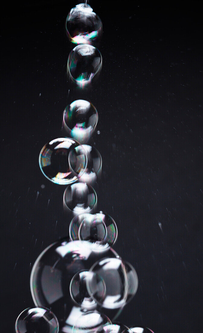Streaming soap bubbles