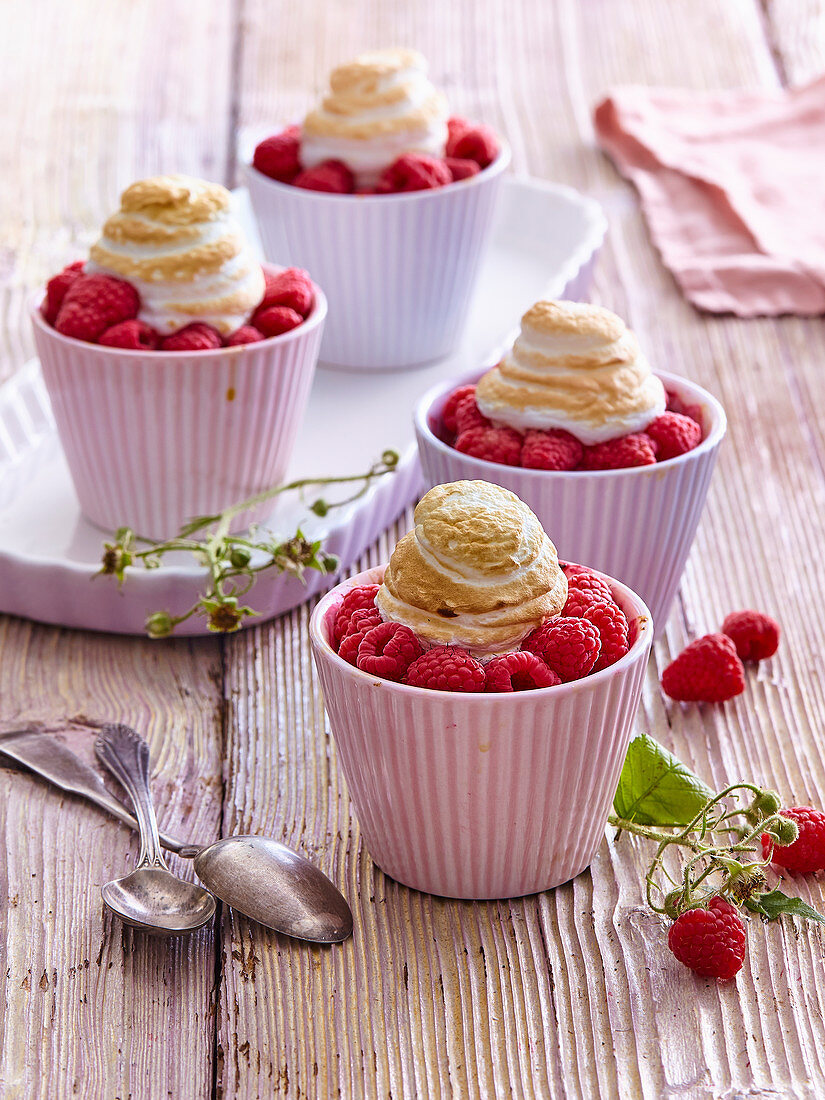 Raspberry meringue