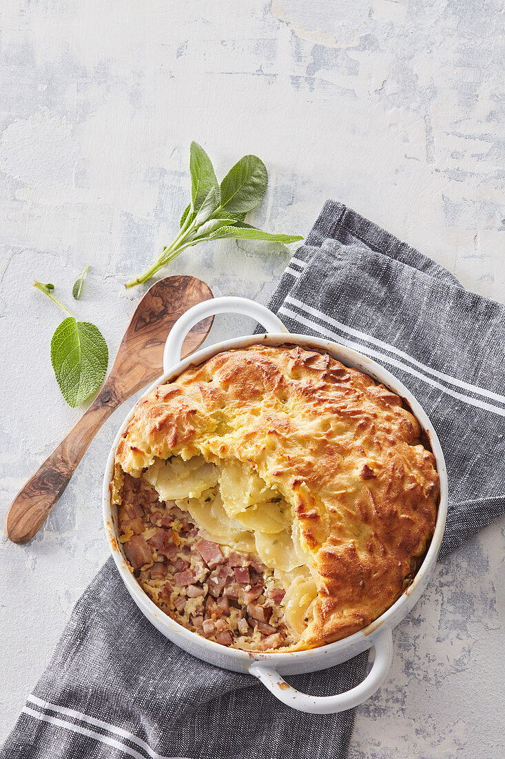 Potato pudding with smoked meat