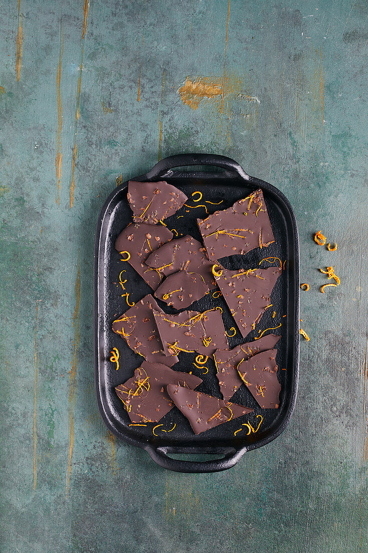 Sugar-free broken chocolate with coffee and orange