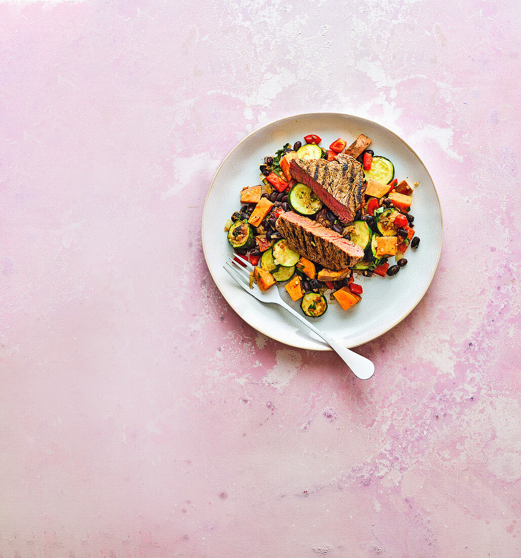 Rindfleisch nach brasilianischer Art mit Süßkartoffelsalat