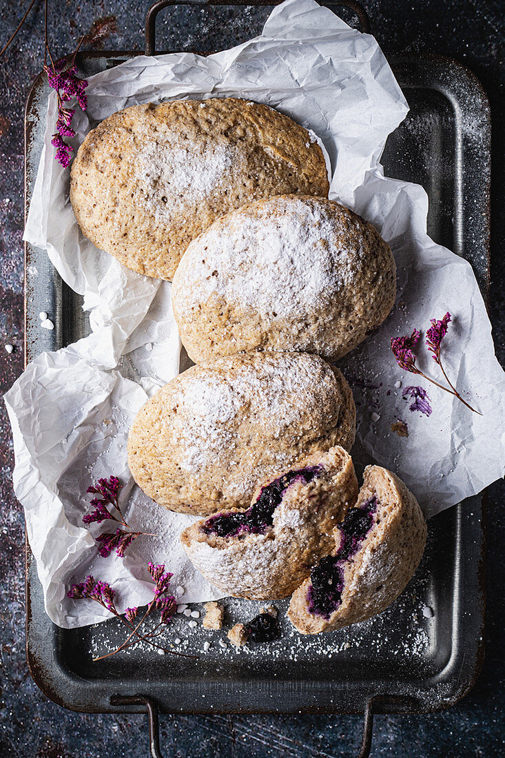 Vegane glutenfreie Blaubeerbrötchen