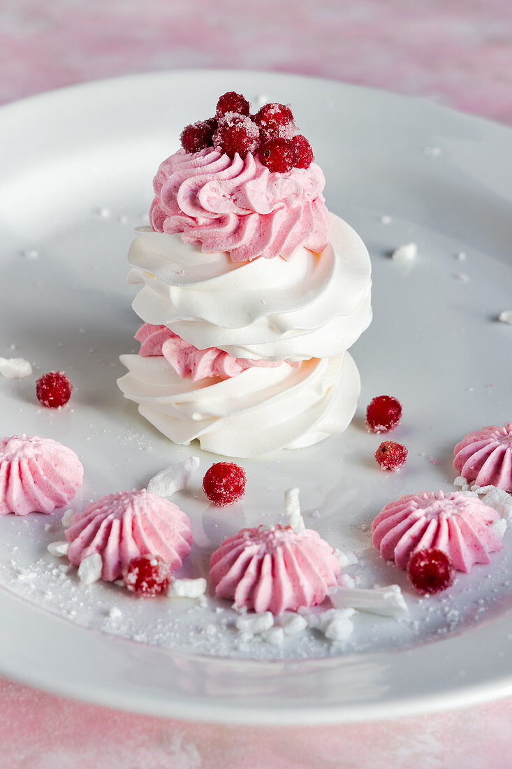 Cranberry meringue individual mini cake