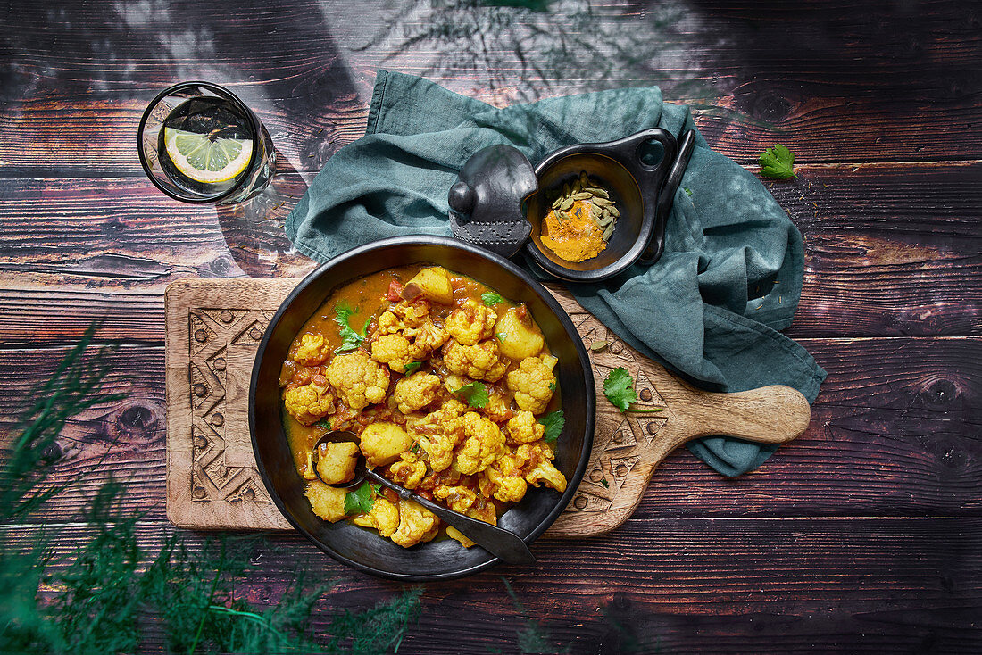 Cauliflower stew with turmeric and vegetables