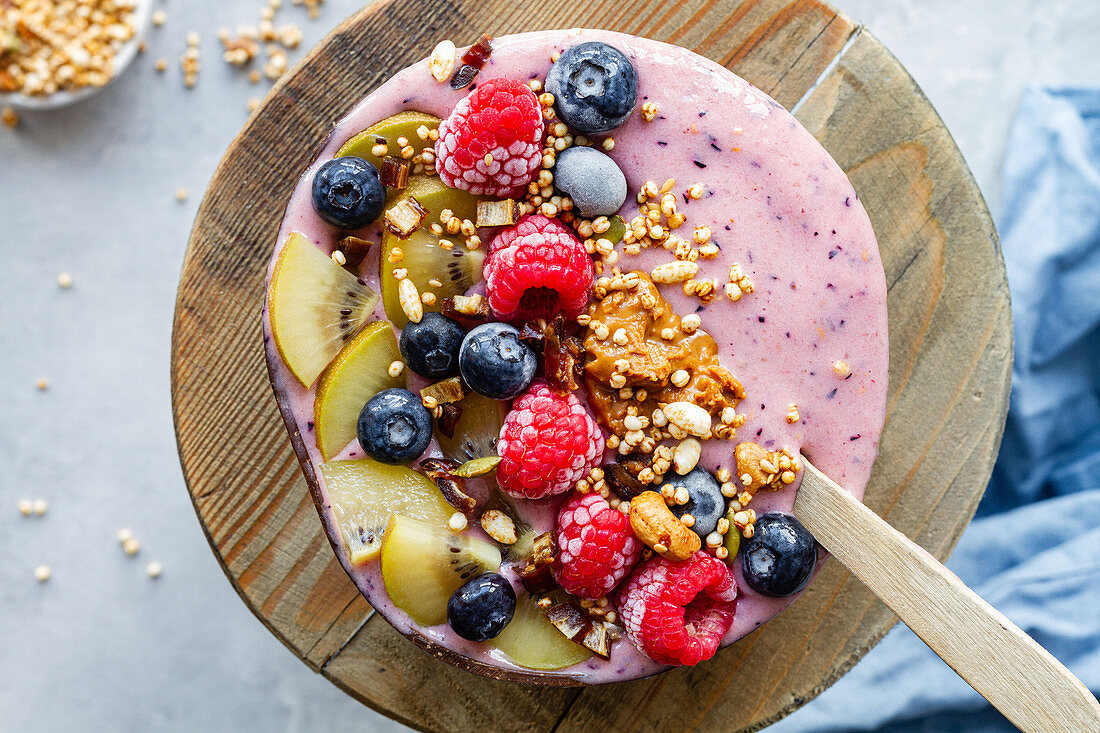 Breakfast bowl with berries and yogurt