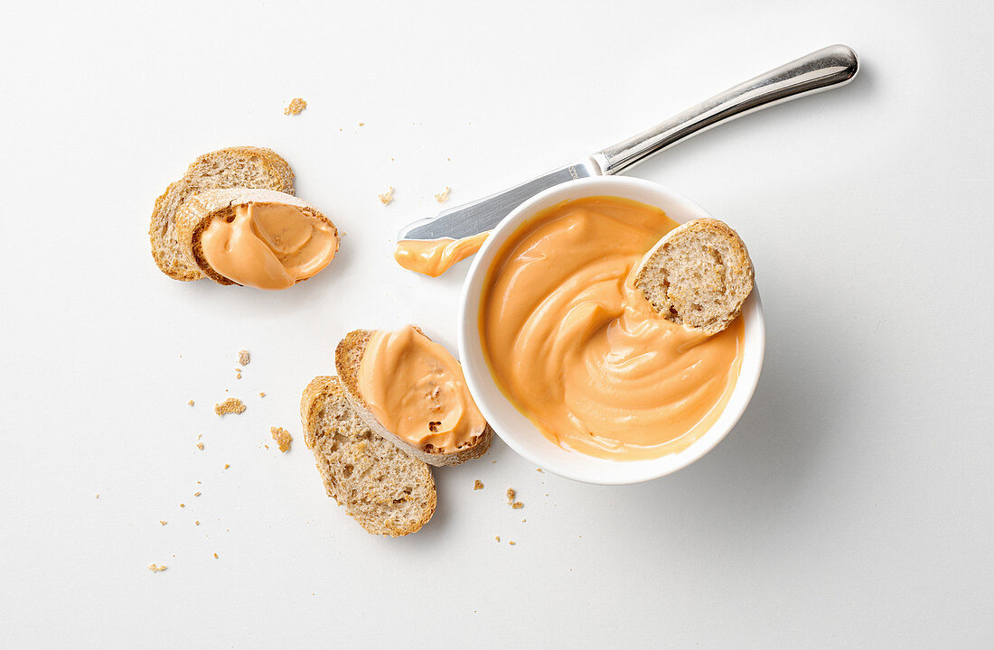 Egg-free tomato mayonnaise