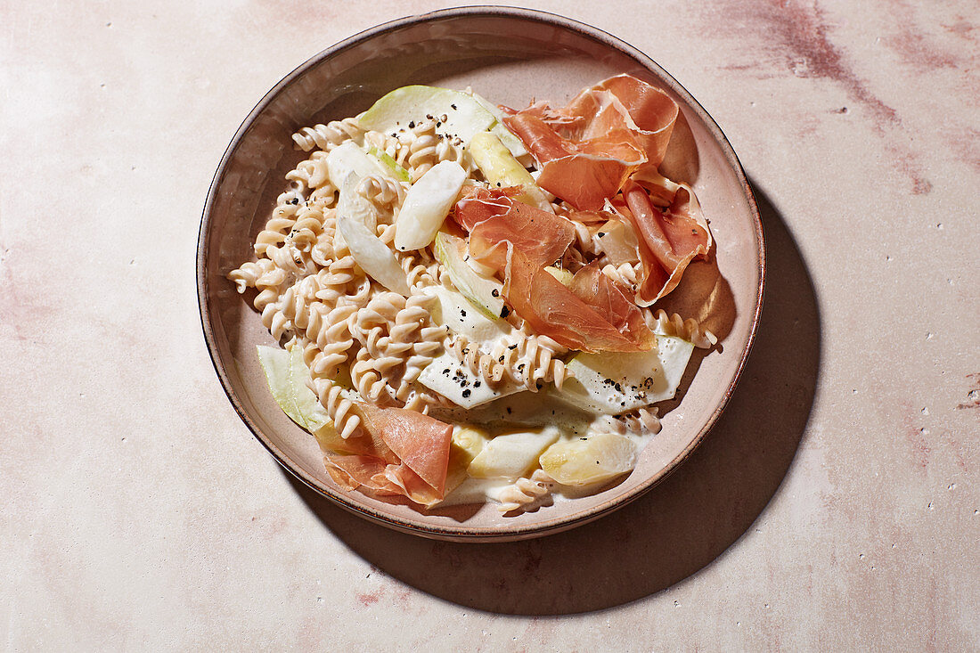 Ham and asparagus pasta with pears