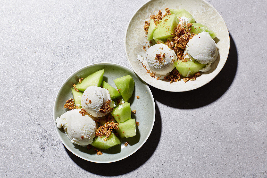 Quark ice cream with sesame seed brittle and Gallia melons