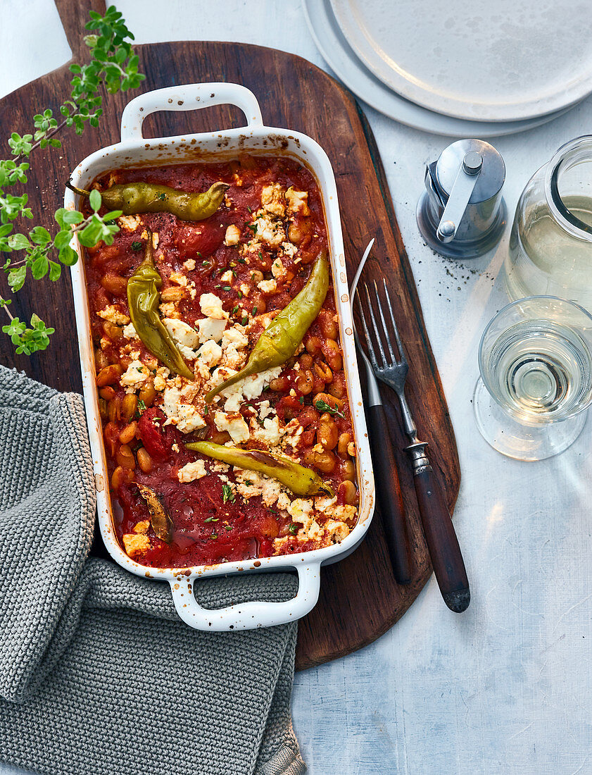 Baked beans with tomato sauce, sheep's cheese and chilli