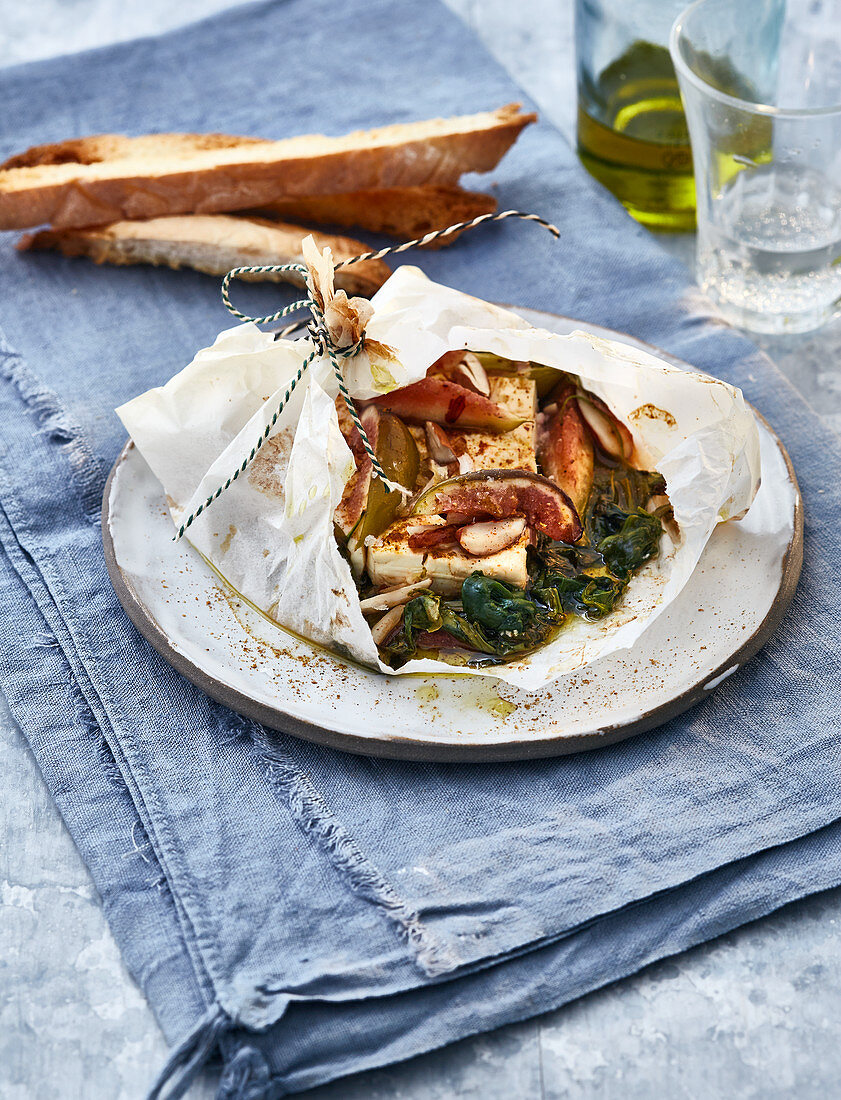 Feta cheese parcels with spinach and figs