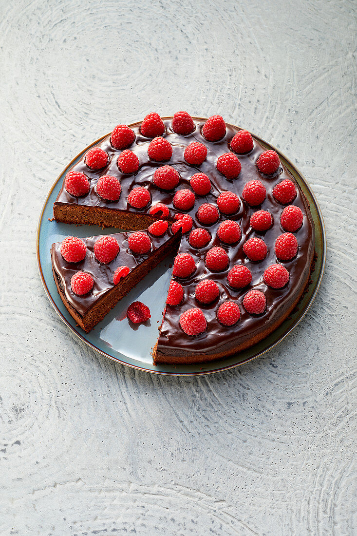 Himbeertorte mit Zartbitterschokolade (zuckerfrei)