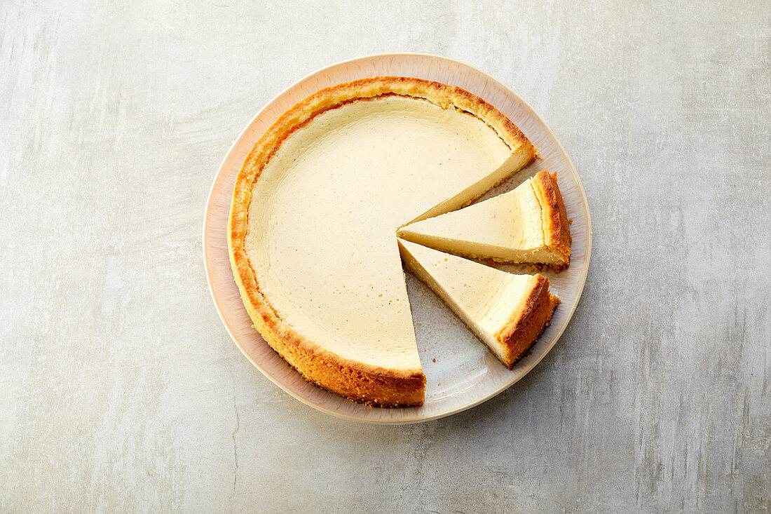 Cheesecake with an almond base (sugar-free)