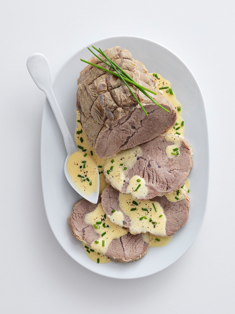 Gekochtes Rindfleisch mit Vermouth-Zabaione