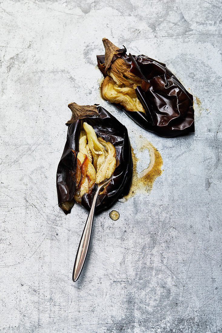 Grilled aubergines for babaganoush