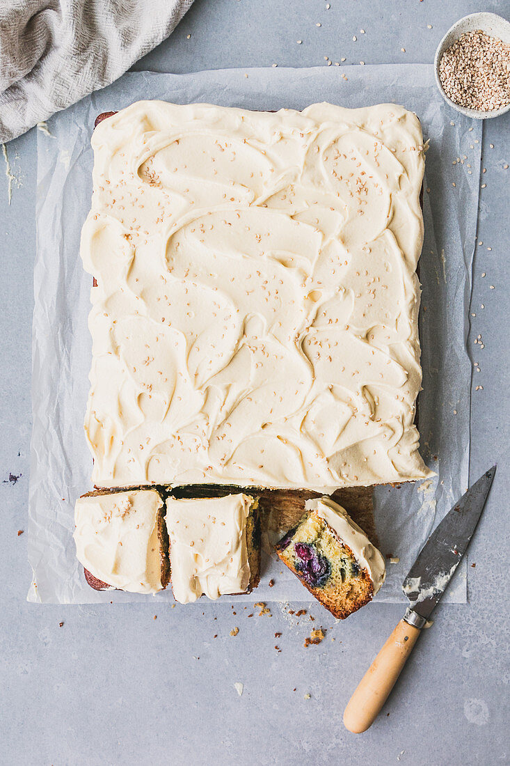 Blaubeer-Tahini-Kuchen vom Blech