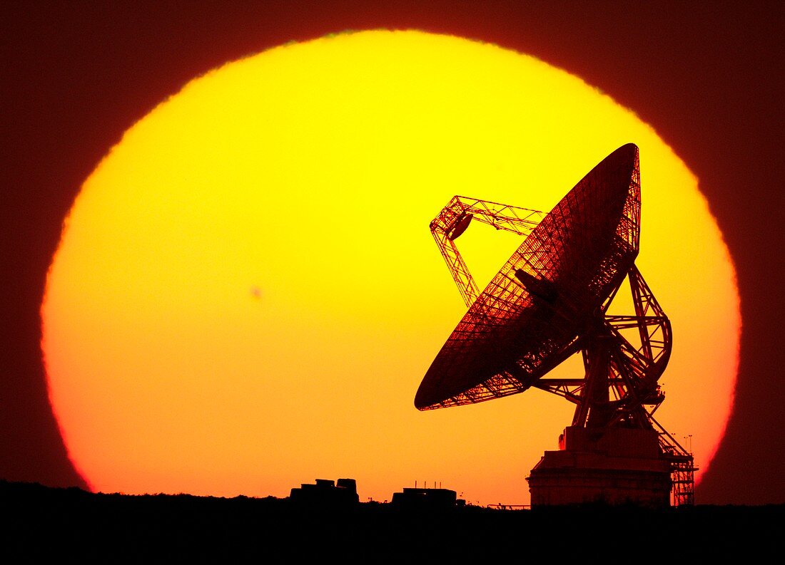 Spacecraft tracking antenna and sunset