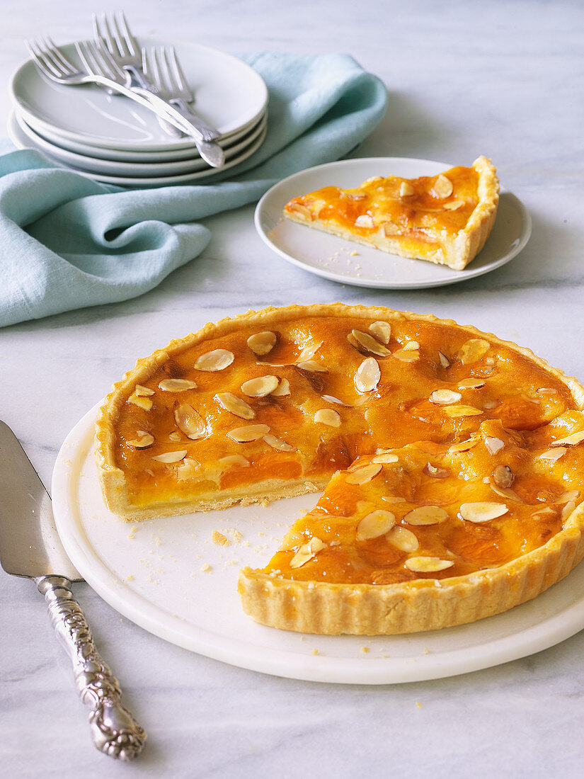 Apricot tart with frangipane filling