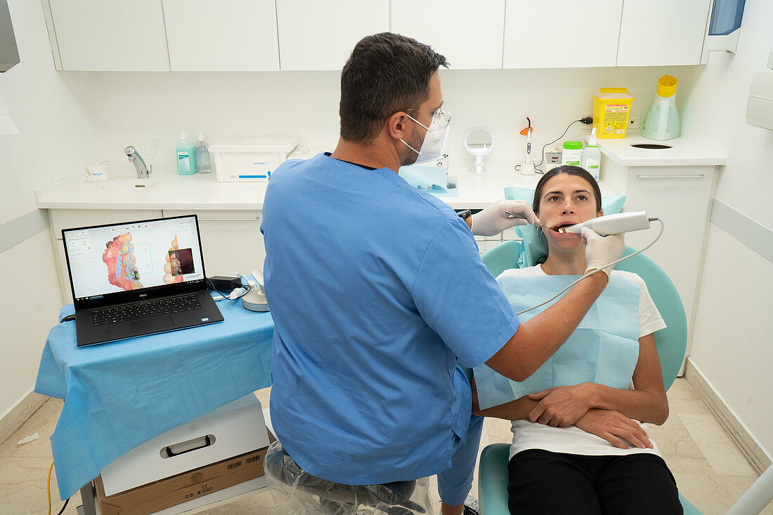 Digital dental impression with intraoral camera