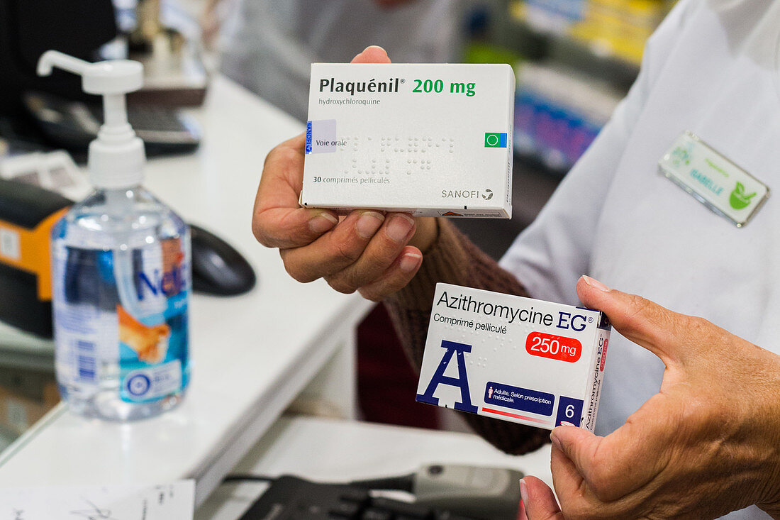 Tablets of the antibiotic drug azithromycin and Plaquenil