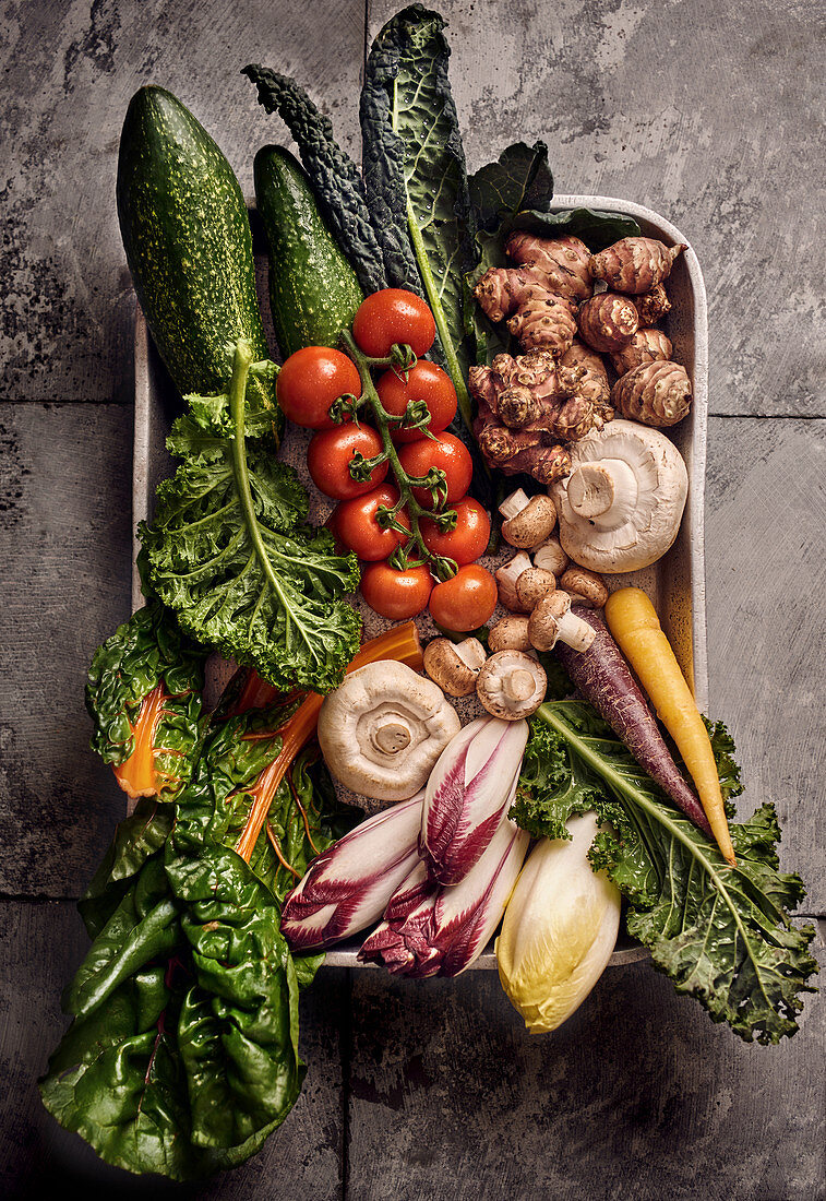 A dish of fresh vegetables