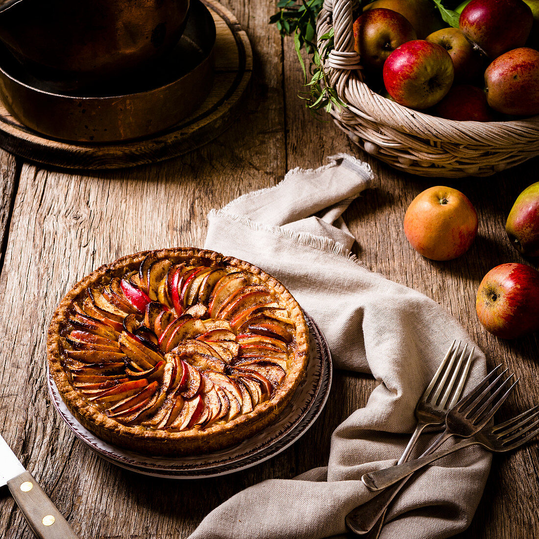 French apple pie with eating apples