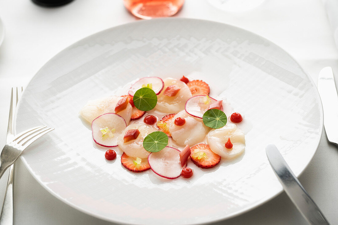 Scallops with radishes, rhubarb and strawberries