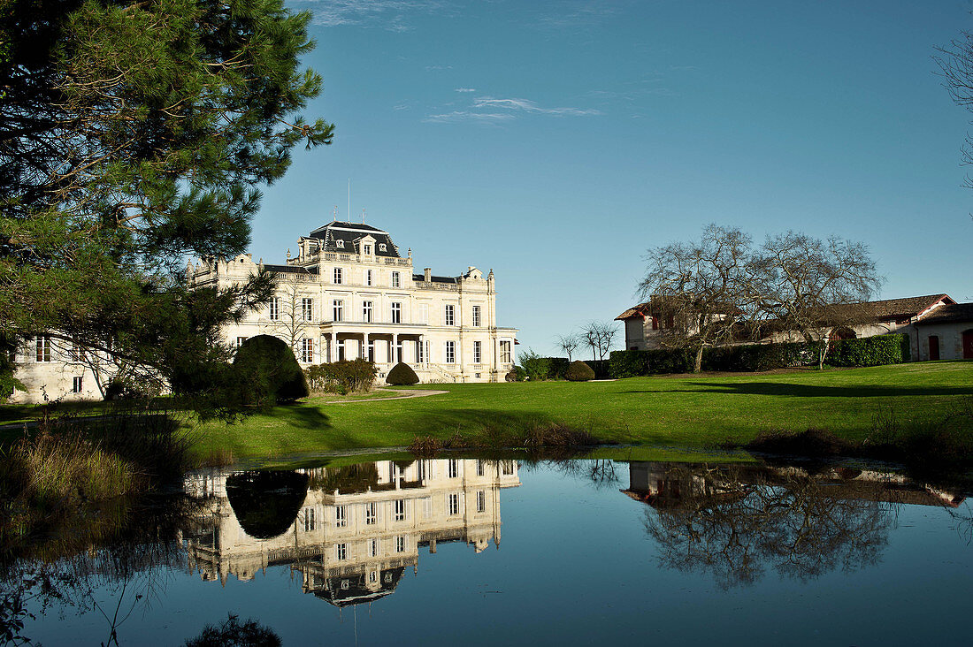 Gebäude und Park, Château Giscours, Margaux, Bordeaux, Frankreich