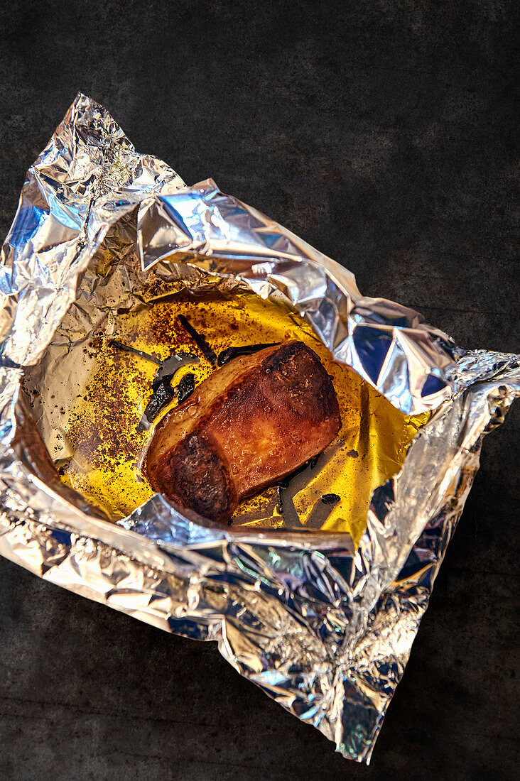 Oven-baked foie gras en papillote