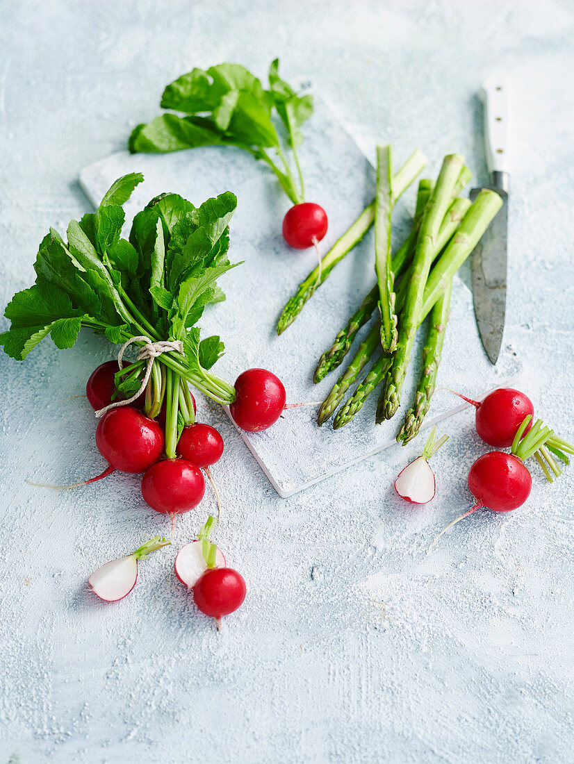 Radishes and green asparagus