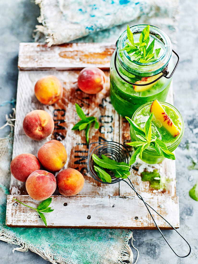 Green peach smoothies