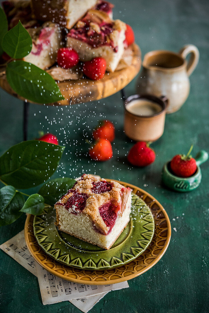 Hefeteigkuchen vom Blech mit Erdbeeren
