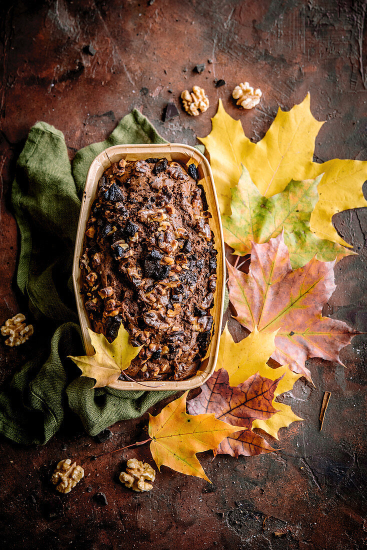 Autumn carrot cake with nuts