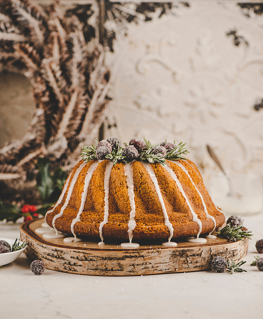 Christmas Bundt cake with cranberries