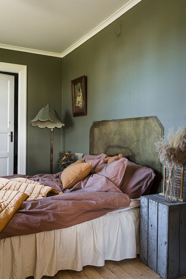 Vintage-style bed with valance in bedroom