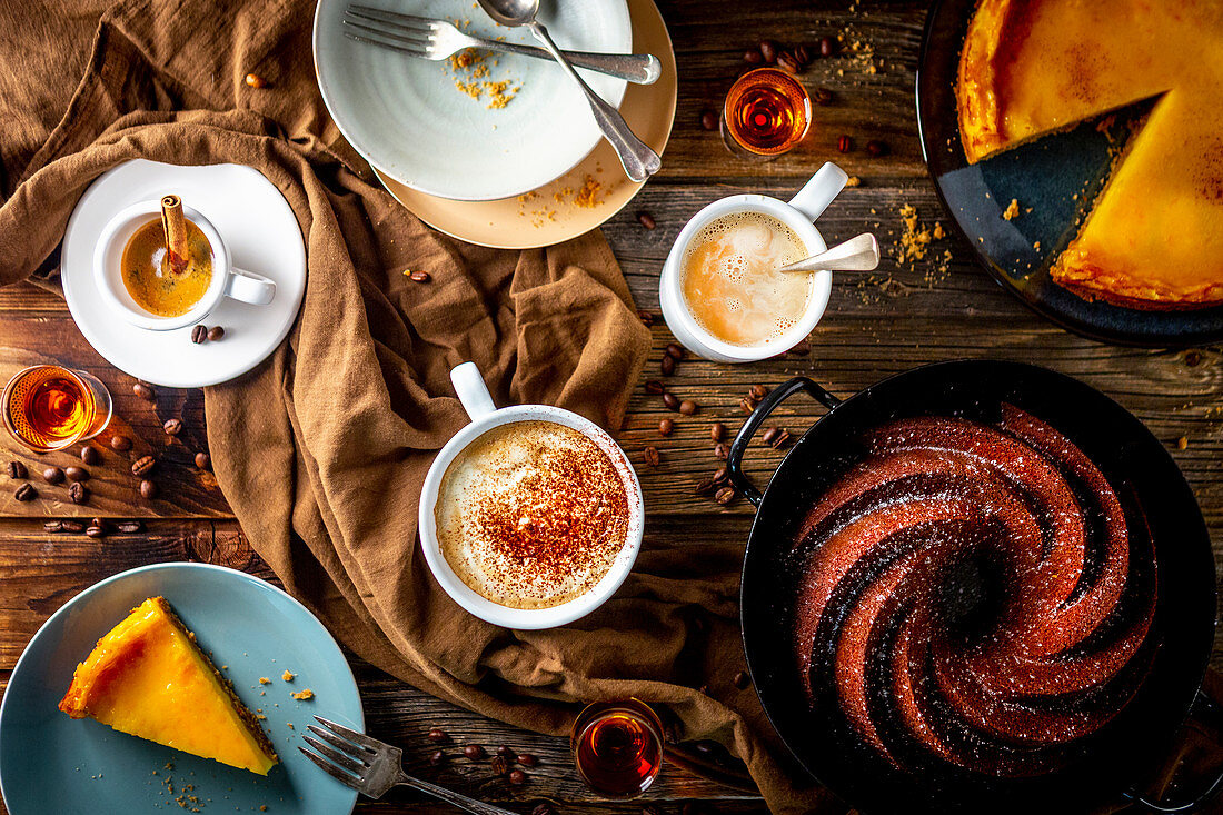 Kaffeesorten mit Kuchen