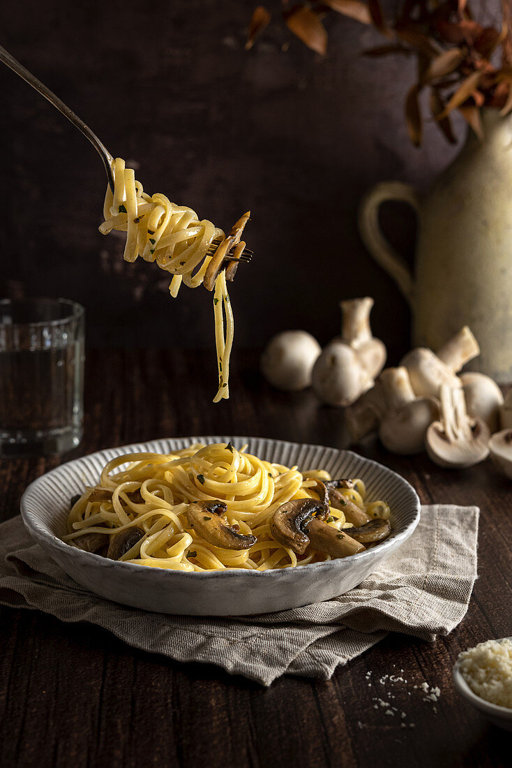 Linguine mit Champignon und Parmesan